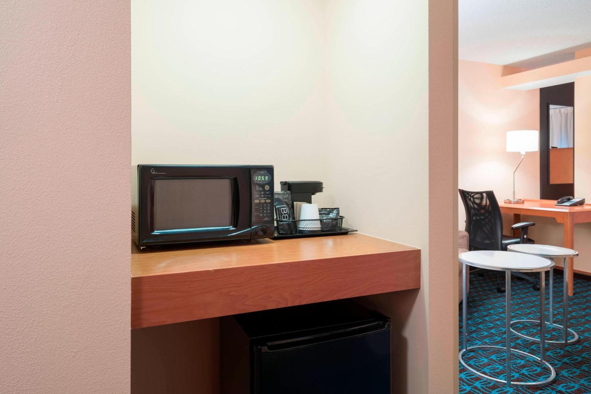 Fairfield Inn & Suites By Marriott Стейт Колледж Экстерьер фото