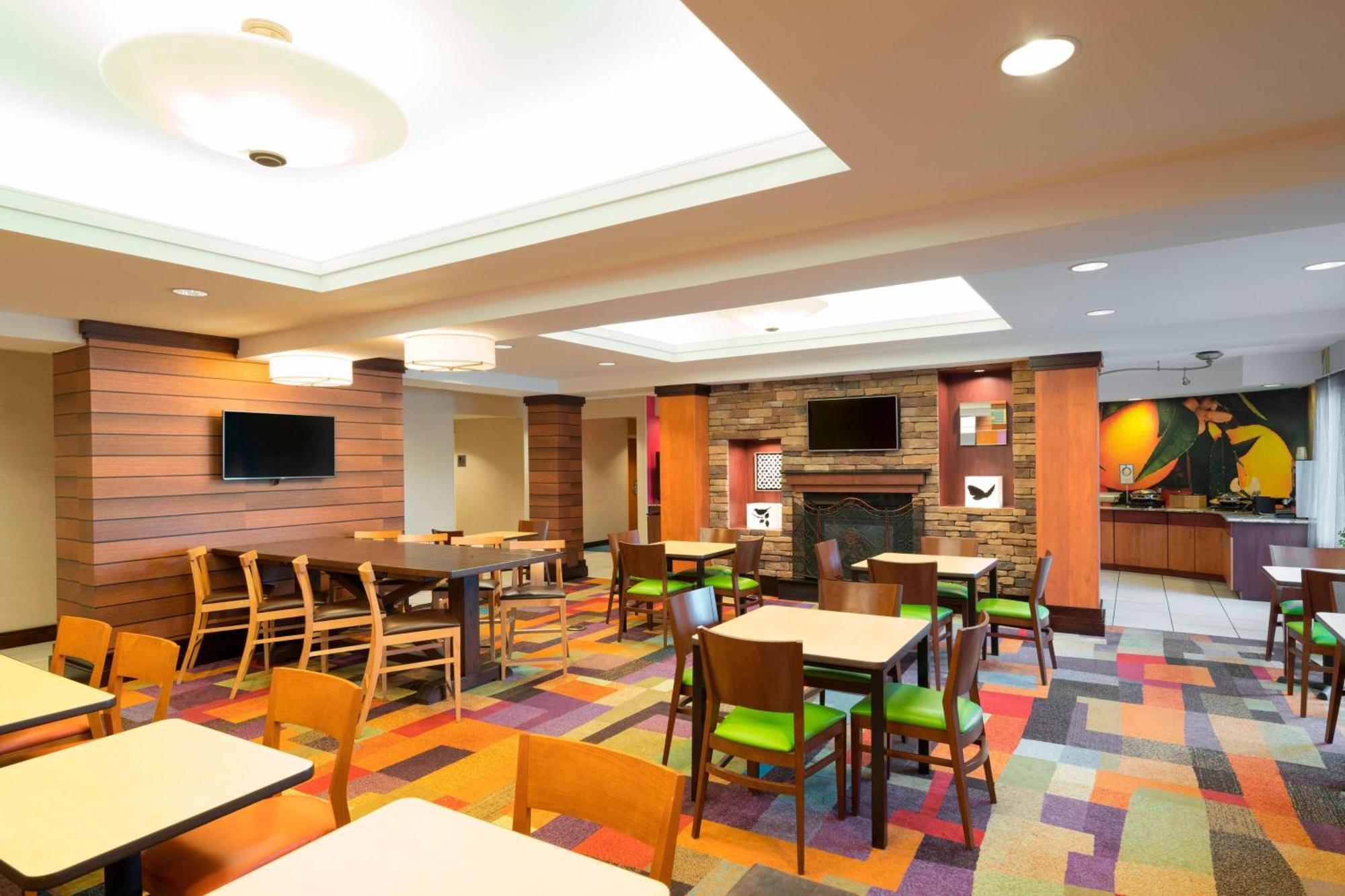 Fairfield Inn & Suites By Marriott Стейт Колледж Экстерьер фото