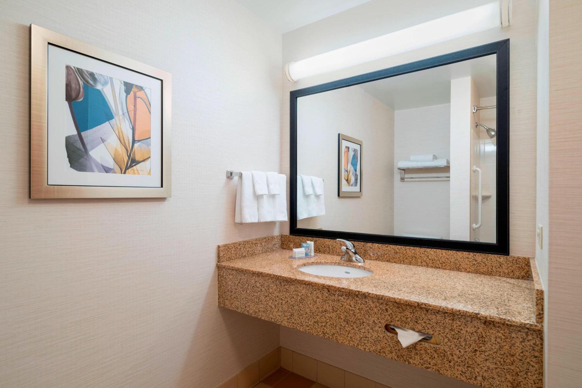 Fairfield Inn & Suites By Marriott Стейт Колледж Экстерьер фото