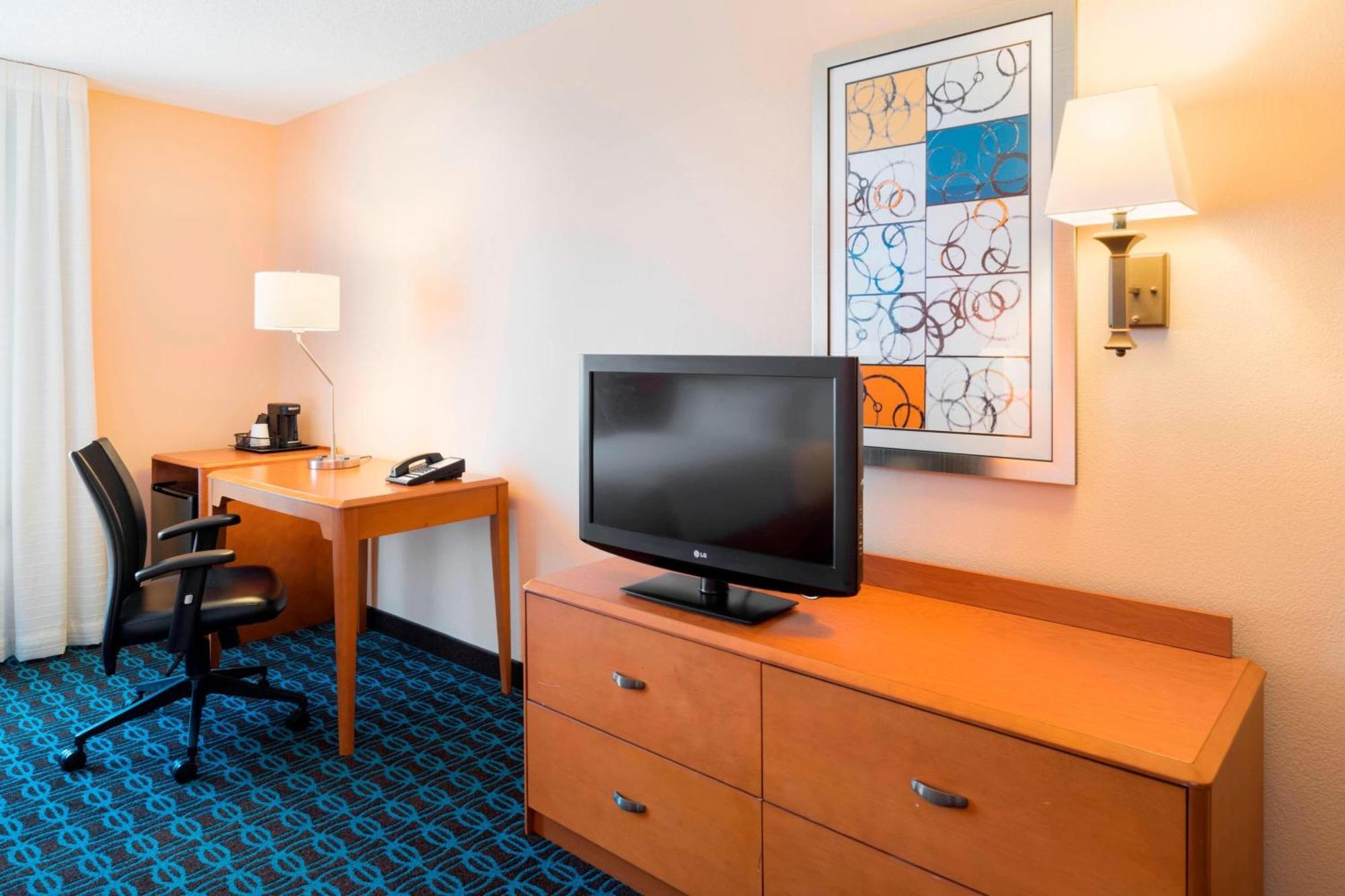 Fairfield Inn & Suites By Marriott Стейт Колледж Экстерьер фото