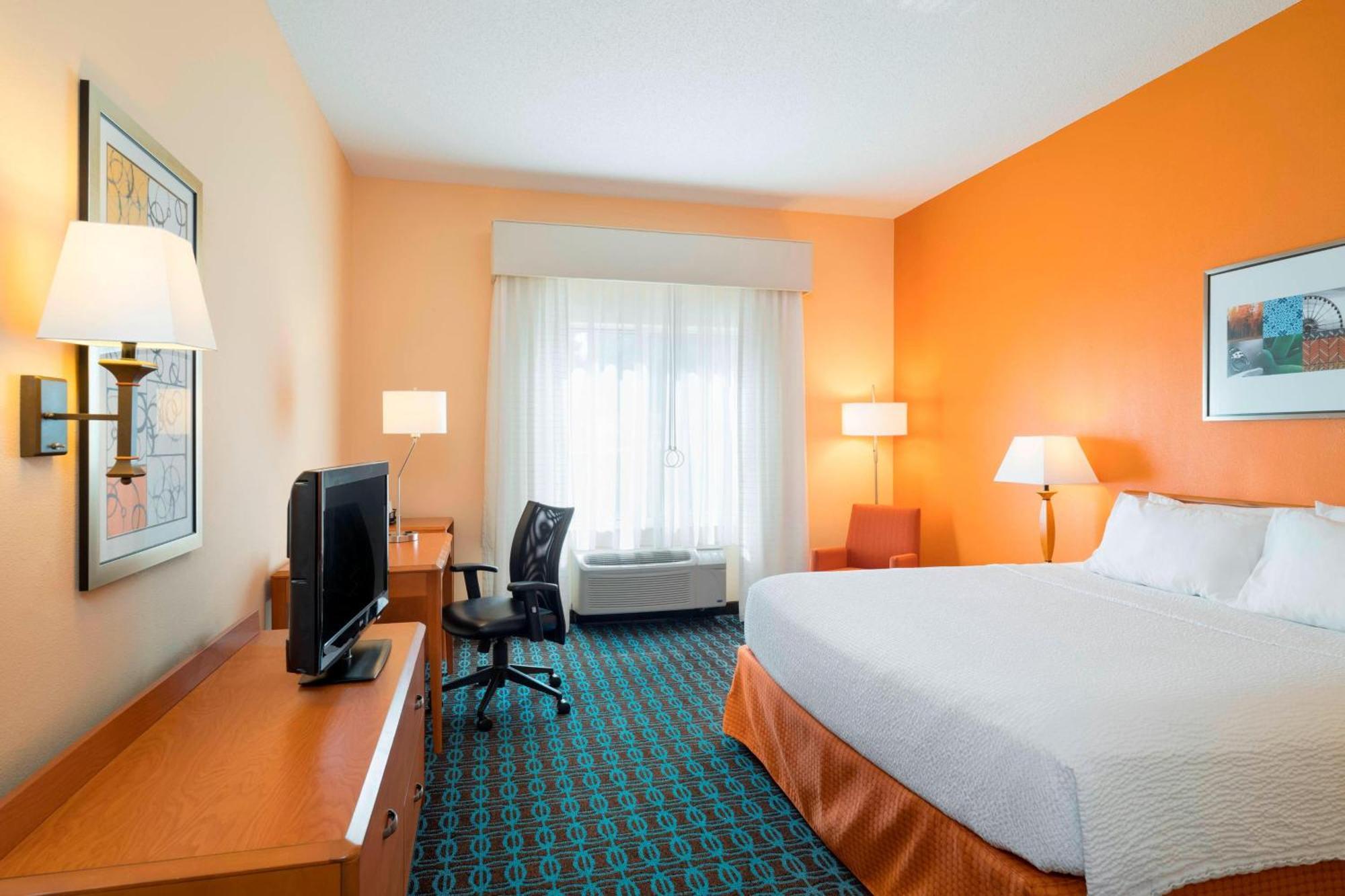 Fairfield Inn & Suites By Marriott Стейт Колледж Экстерьер фото