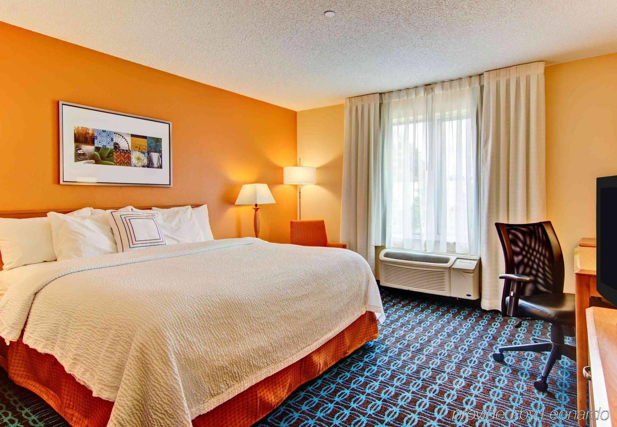 Fairfield Inn & Suites By Marriott Стейт Колледж Экстерьер фото