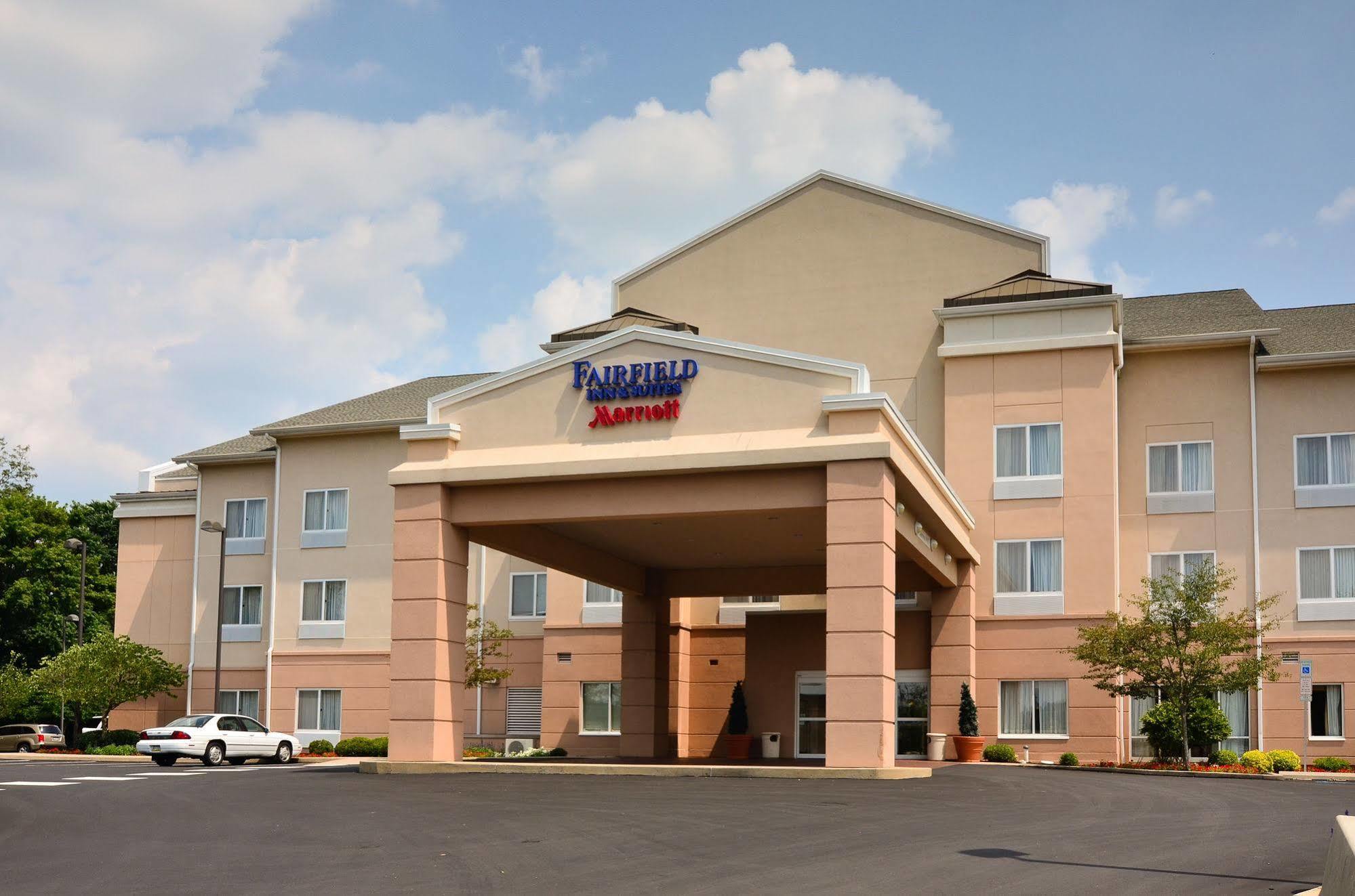 Fairfield Inn & Suites By Marriott Стейт Колледж Экстерьер фото